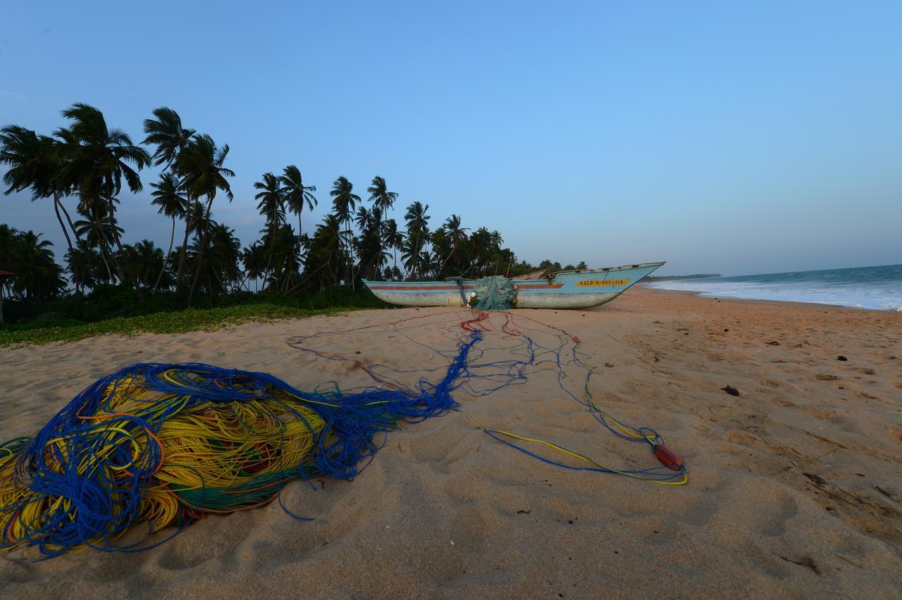 Darwins Beach Resort Tangalle Exterior foto