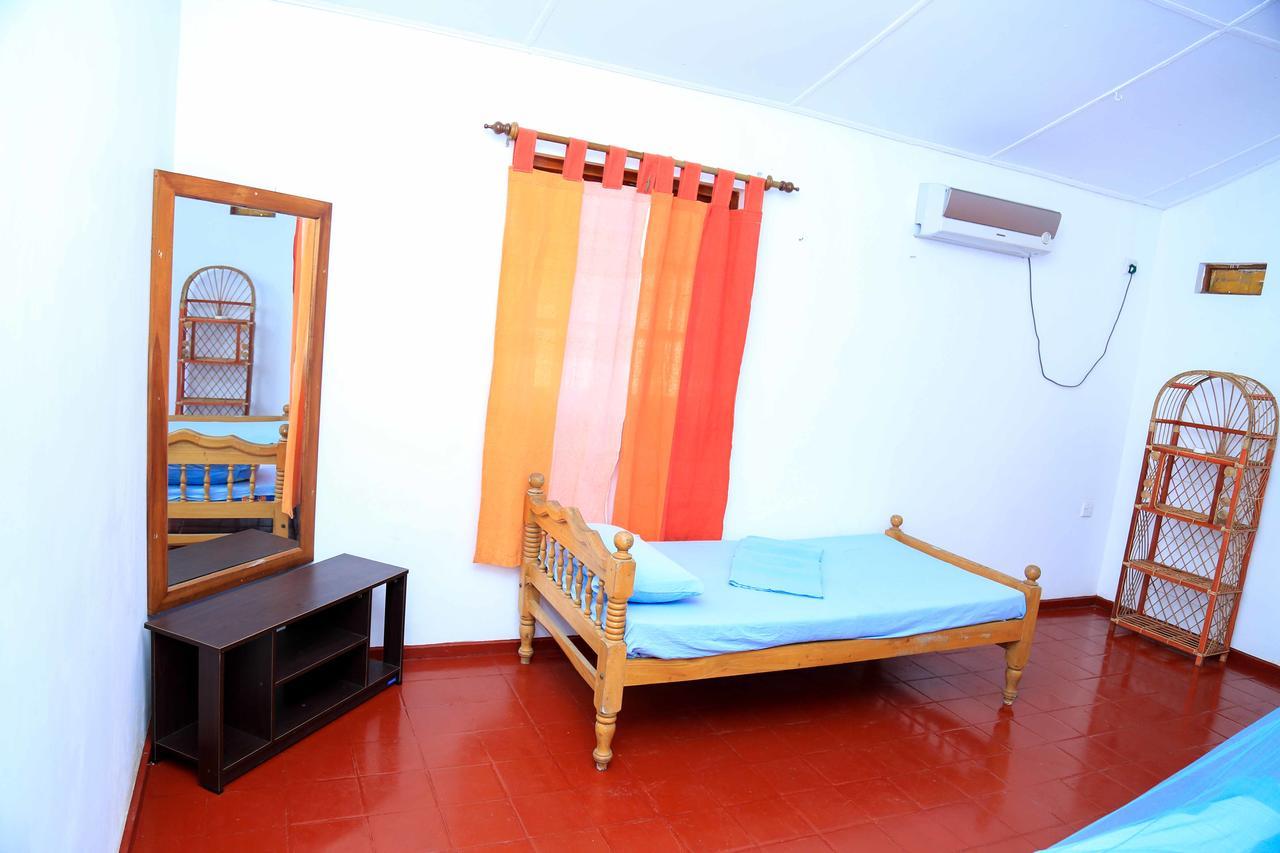Darwins Beach Resort Tangalle Exterior foto