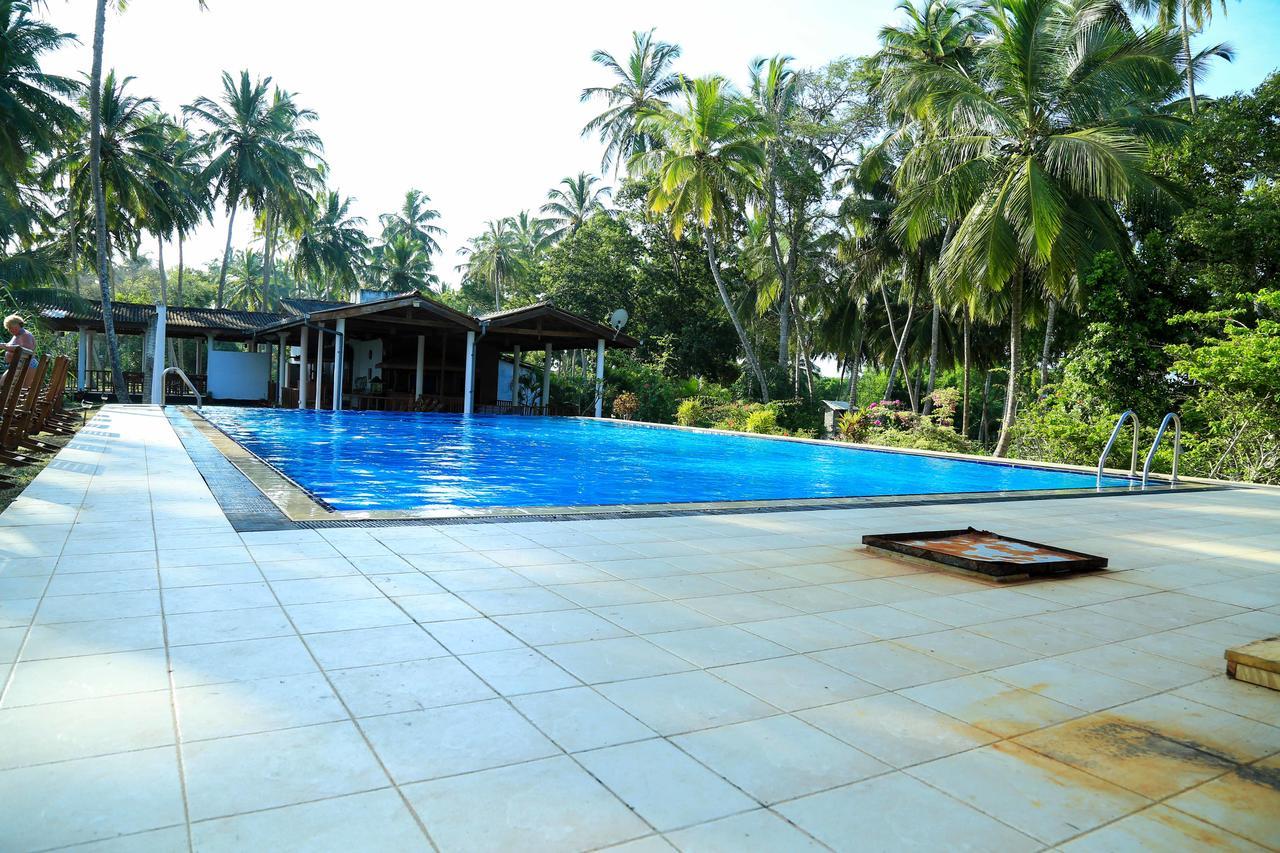 Darwins Beach Resort Tangalle Exterior foto