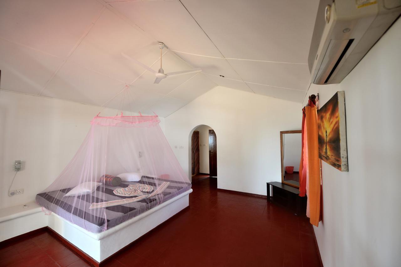 Darwins Beach Resort Tangalle Exterior foto