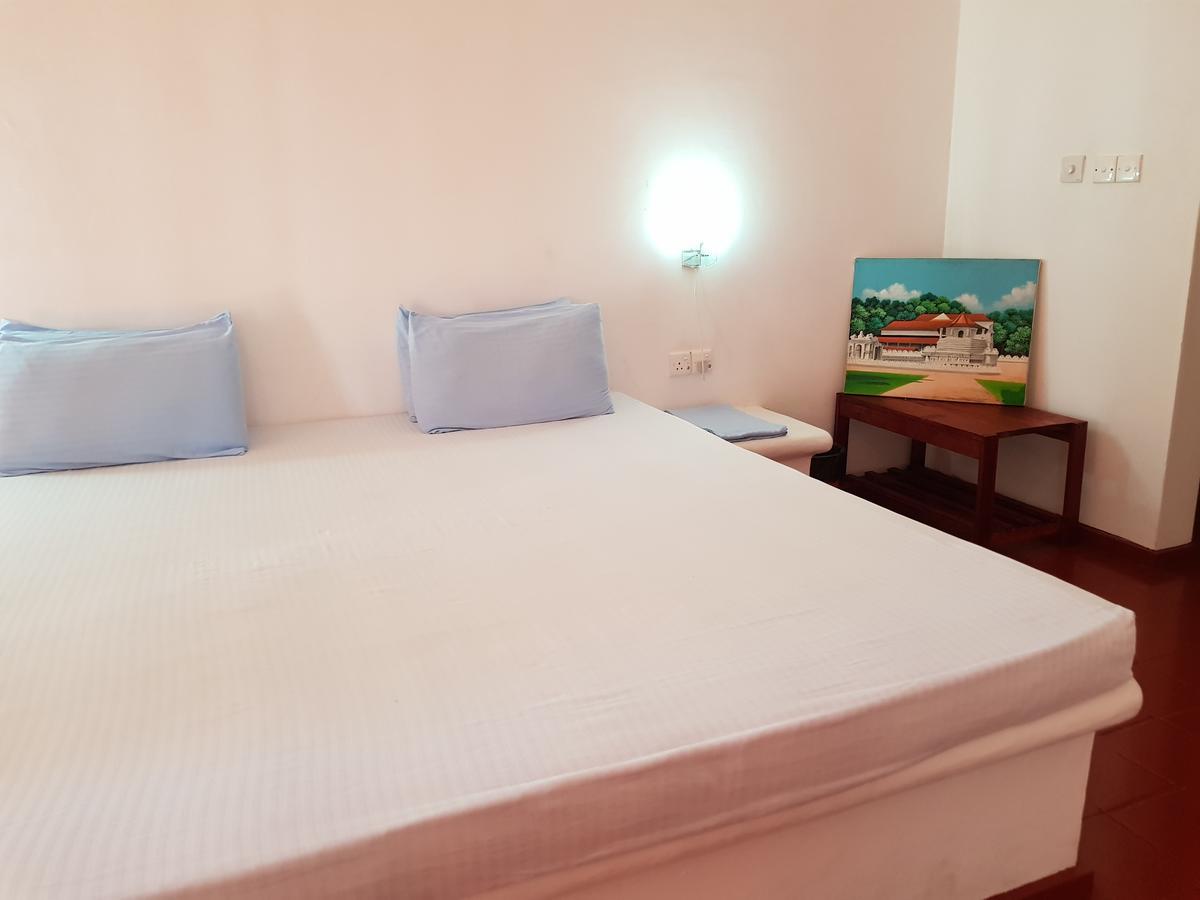 Darwins Beach Resort Tangalle Exterior foto